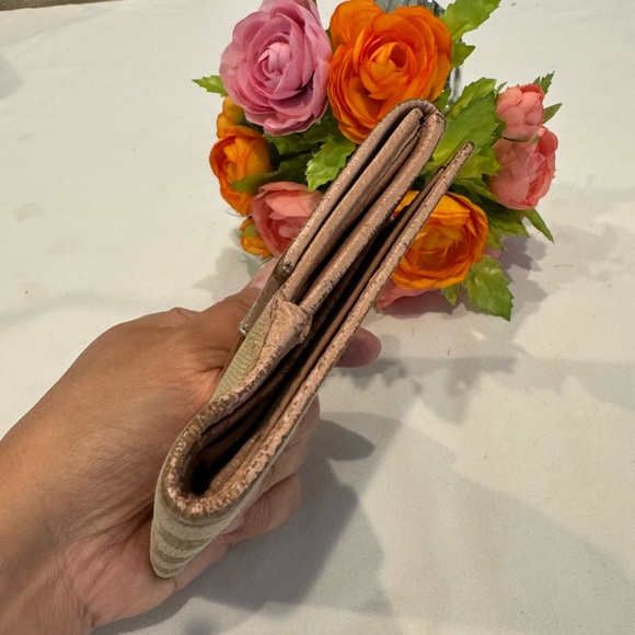 Authentic Gucci short wallet - Picture 14 of 14